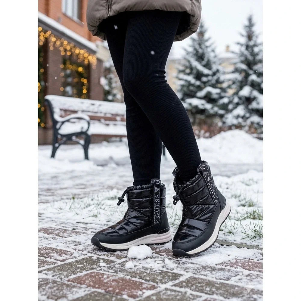 Guess Outmost2-T Womens Black‎ Quilted Puffer Ankle Boots Size 7 Toggle Logo